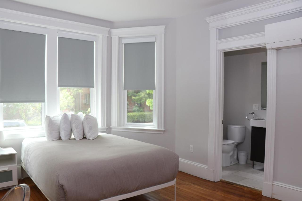 A Stylish Stay W/ A Queen Bed, Heated Floors.. #18 Brookline Bagian luar foto